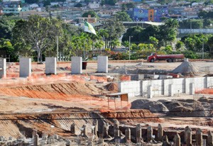 Obras estão paradas desde o último dia 03.
