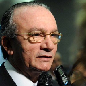 Ministro do STJ, César Asfor Rocha, apresenta hoje sua decisão pelo afastamento no pleno da Corte