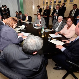 Ministro Fernando Bezerra recebe Rosalba e a bancada federal