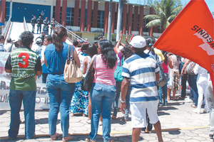 Governadora se comprometeu em fazer um estudo de impacto orçamentário para oferecer uma proposta de reajuste à categoria.