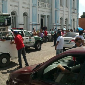 Moradores da zona norte da capital potiguar protestam pela falta de ônibus urbano no bairro Lagoa Azul