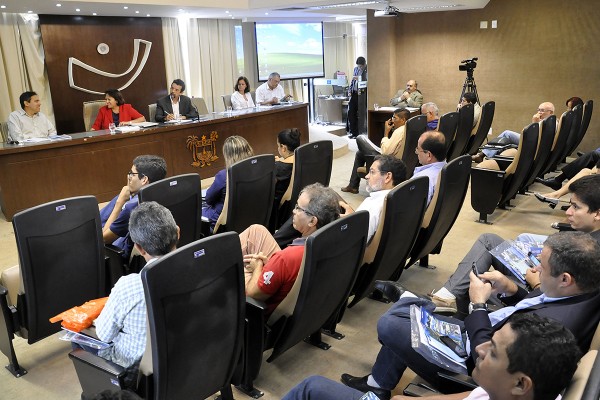 Audiência pública reuniu interessados na implantação do VLT em Natal (Foto: Eduardo Maia/Divulgação AL)