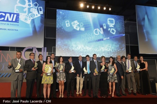 Todos os vencedores do Prêmio CNI de Jornalismo 2014. (Foto: Foto: José Paulo Lacerda / CNI)