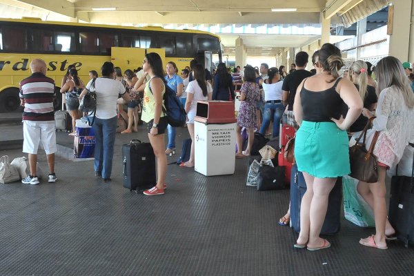 Rodoviária espera grande fluxo neste fim de ano (Foto: Alberto Leandro)